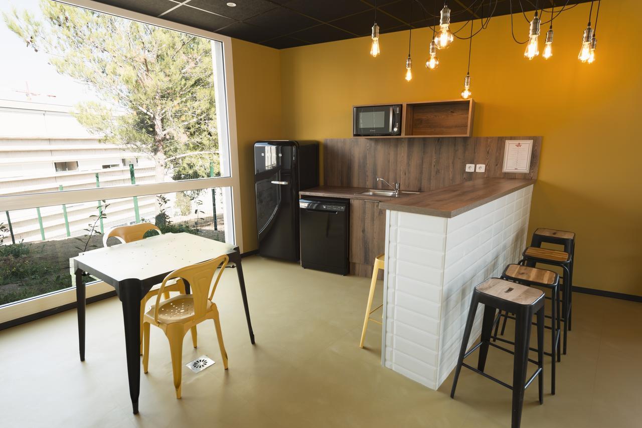 Residence Uxco Kampus 30 Ex Suiteasy Нім Екстер'єр фото